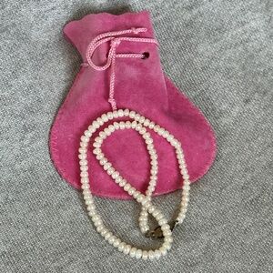 Pearl Necklace in Suede Pouch: BRAND NEW